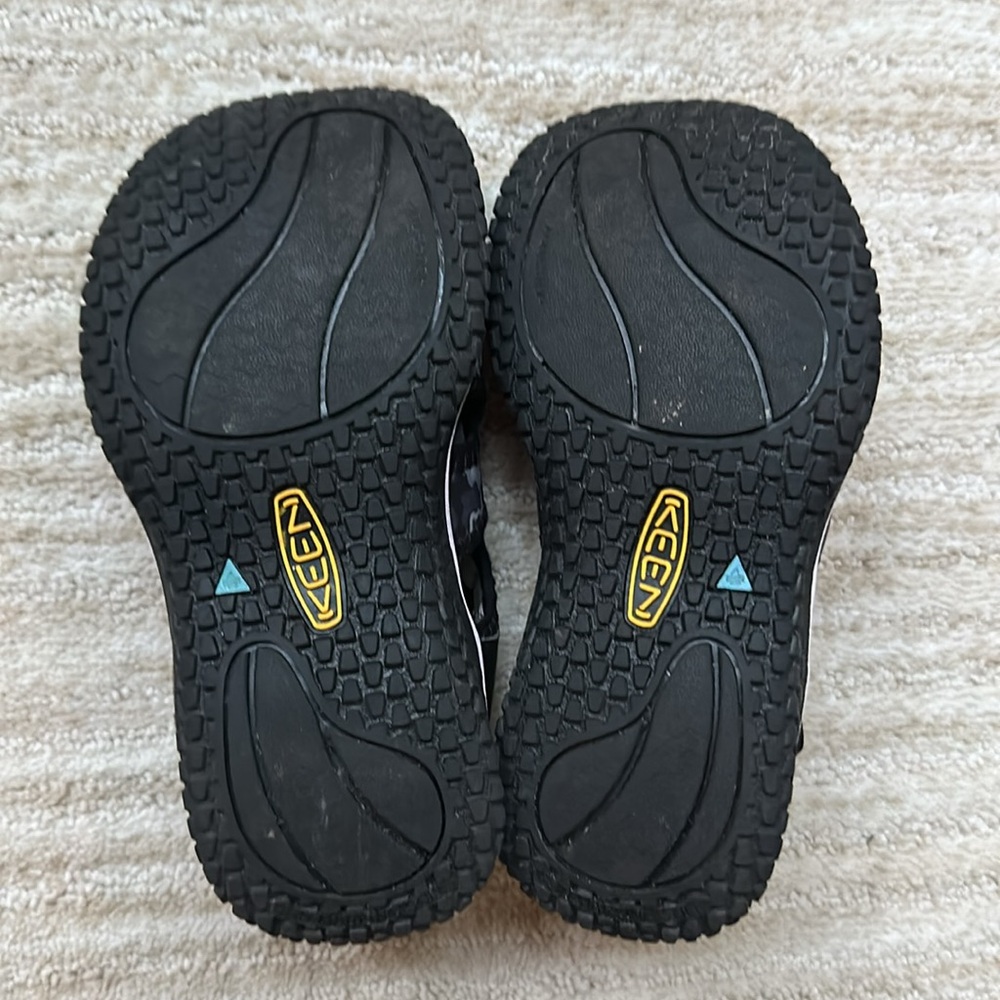 KEEN Stingray Water Shoes for Kids Black Camo Size 12 - Picture 14 of 16